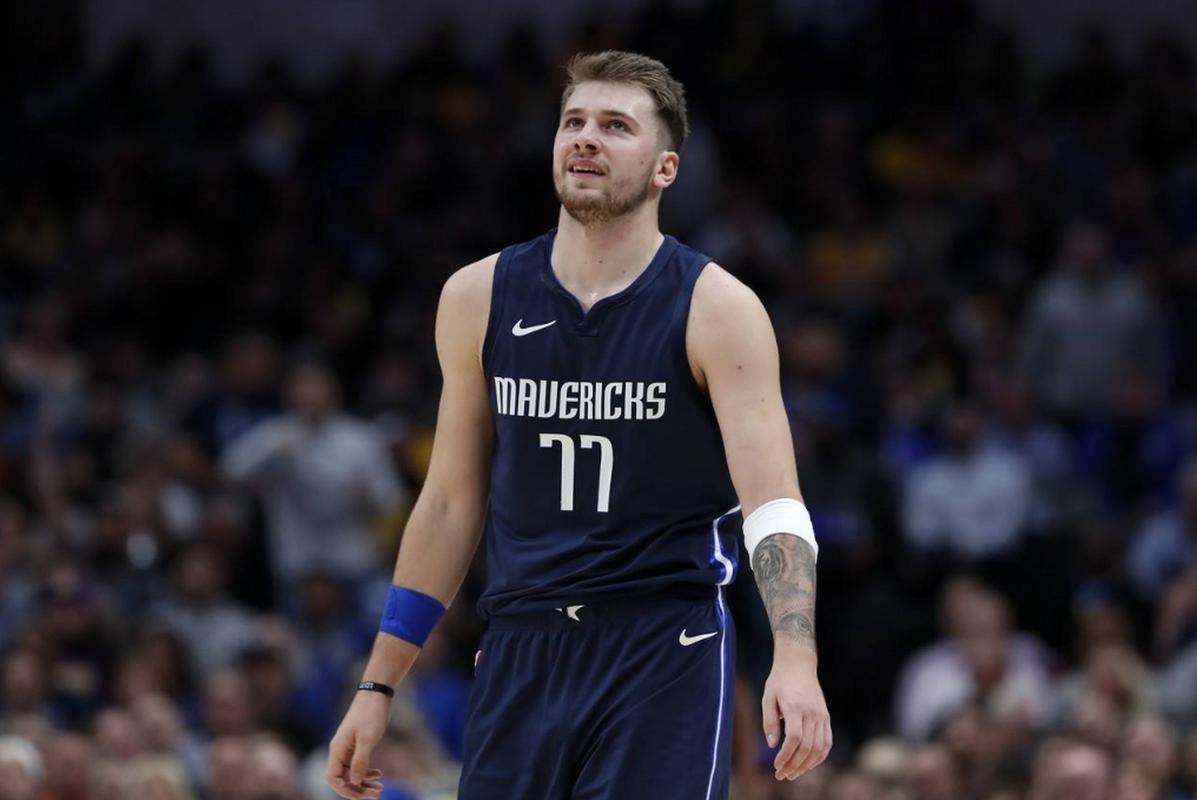 他在对阵曼 他在对阵曼